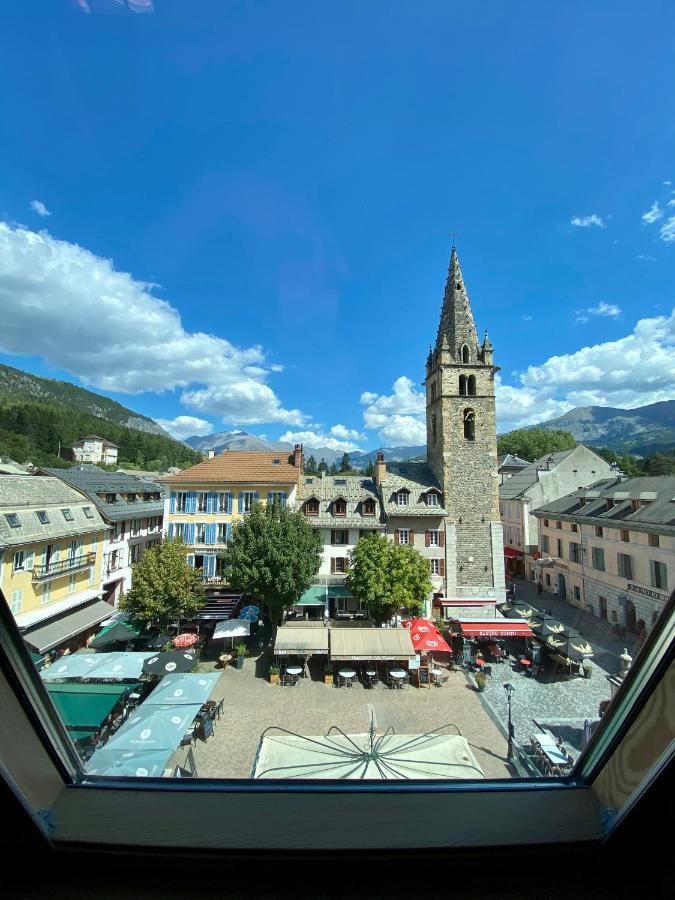 La Cabane Des Sommets Barcelonnette Exterior photo